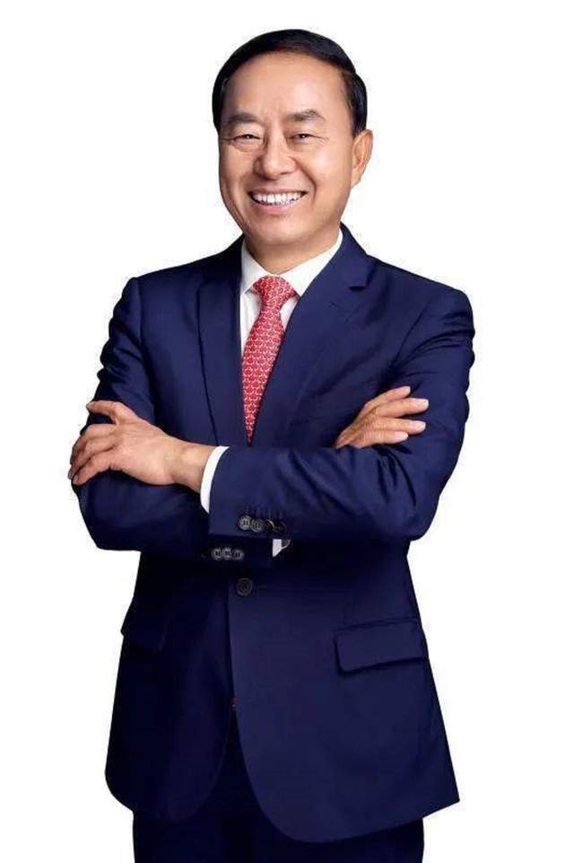 广东普宁又出一匹"黑马":23岁三千元开小卖部起家,身价160亿