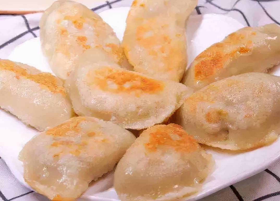 三圳酿粄是典型的客家酿菜文化和粄文化的结晶,是蕉岭三圳镇的一道