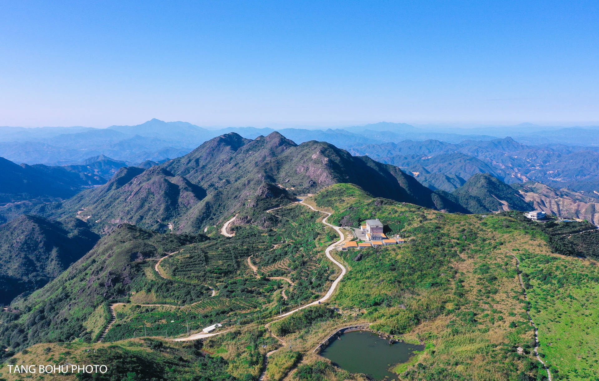 潮州鳳凰山天池,海拔1325米,這裡景色優美,讓人流連忘返