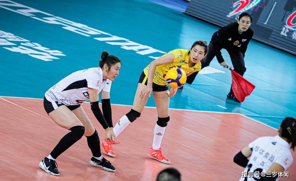 云南队|女排联赛1日第一场：山东女排3-1取得2连胜，小将42扣6中被打懵