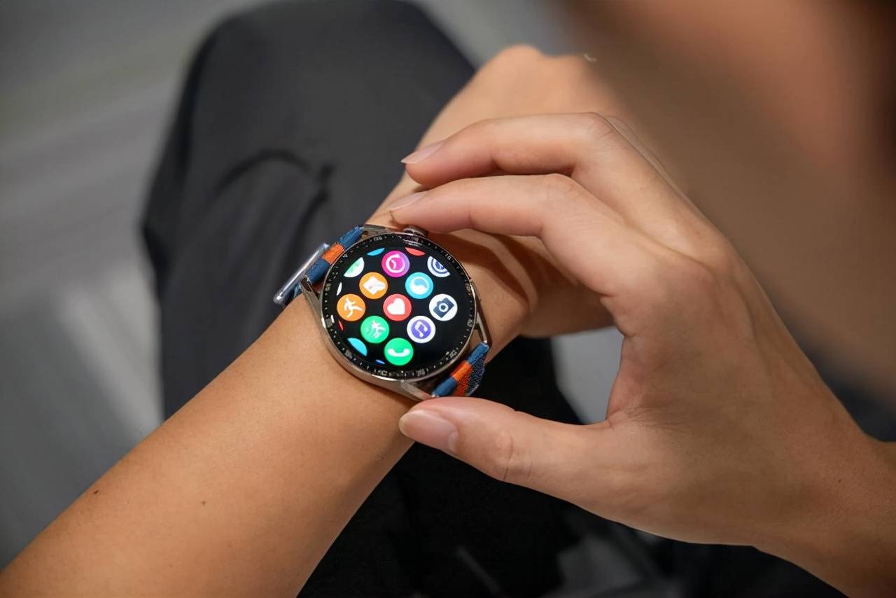 盘点2021年最受好评的四款智能手表,双十二这样买不会出错