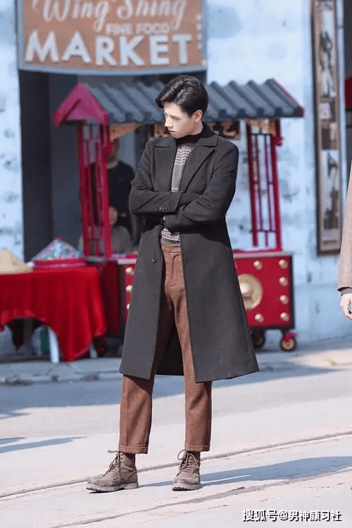 西裤 你需要一条合适的裤子，才能让你的大衣帅一整个冬天