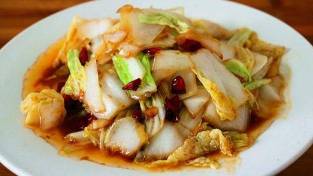 饭店大厨炒的酸辣白菜"酸,辣,香"俱全,有什么技巧呢?