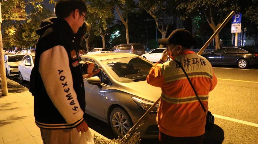 人心|寒冬送温暖,阳光暖人心 | 人工智能学院开展冬日送温暖志愿活动