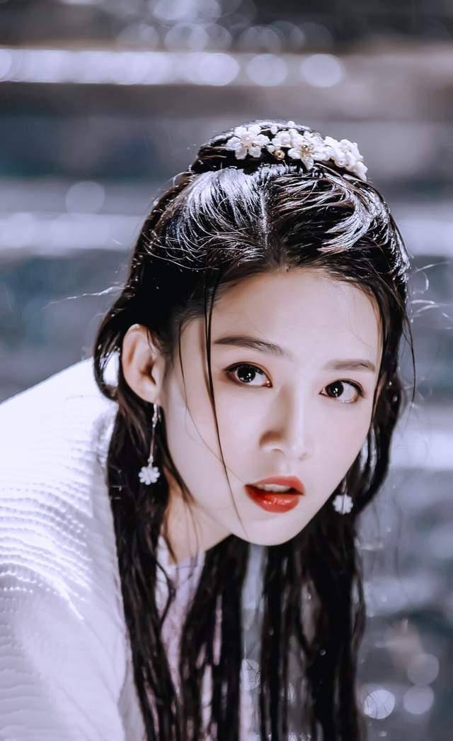 眼睛自带忧郁气质的女星，我只服这4位！不仅长得美，眼神还有故事感