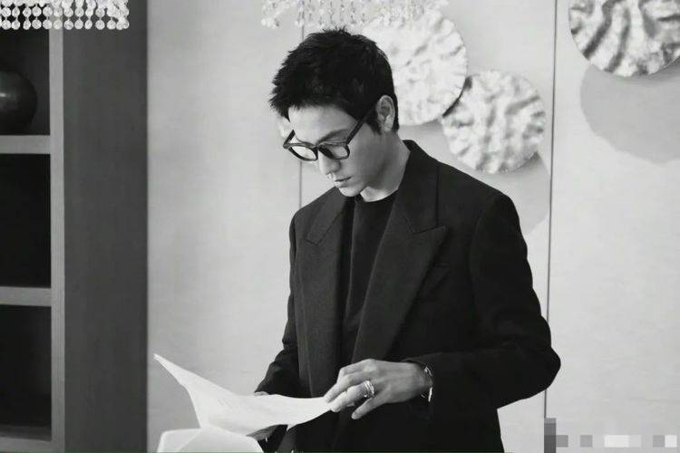 阿云嘎 北影节红毯:巩俐长裙高开叉,关晓彤秀长腿,马伊琍短发温柔