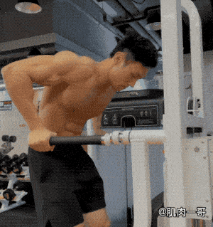 健身|180cm健体冠军拍肌肉写真走红，这肉体太撩了