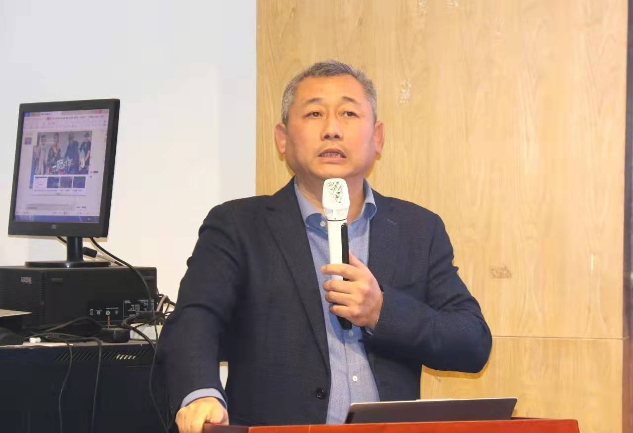 江西玉山:刘向阳到瑾山小学作"双减之下"讲座