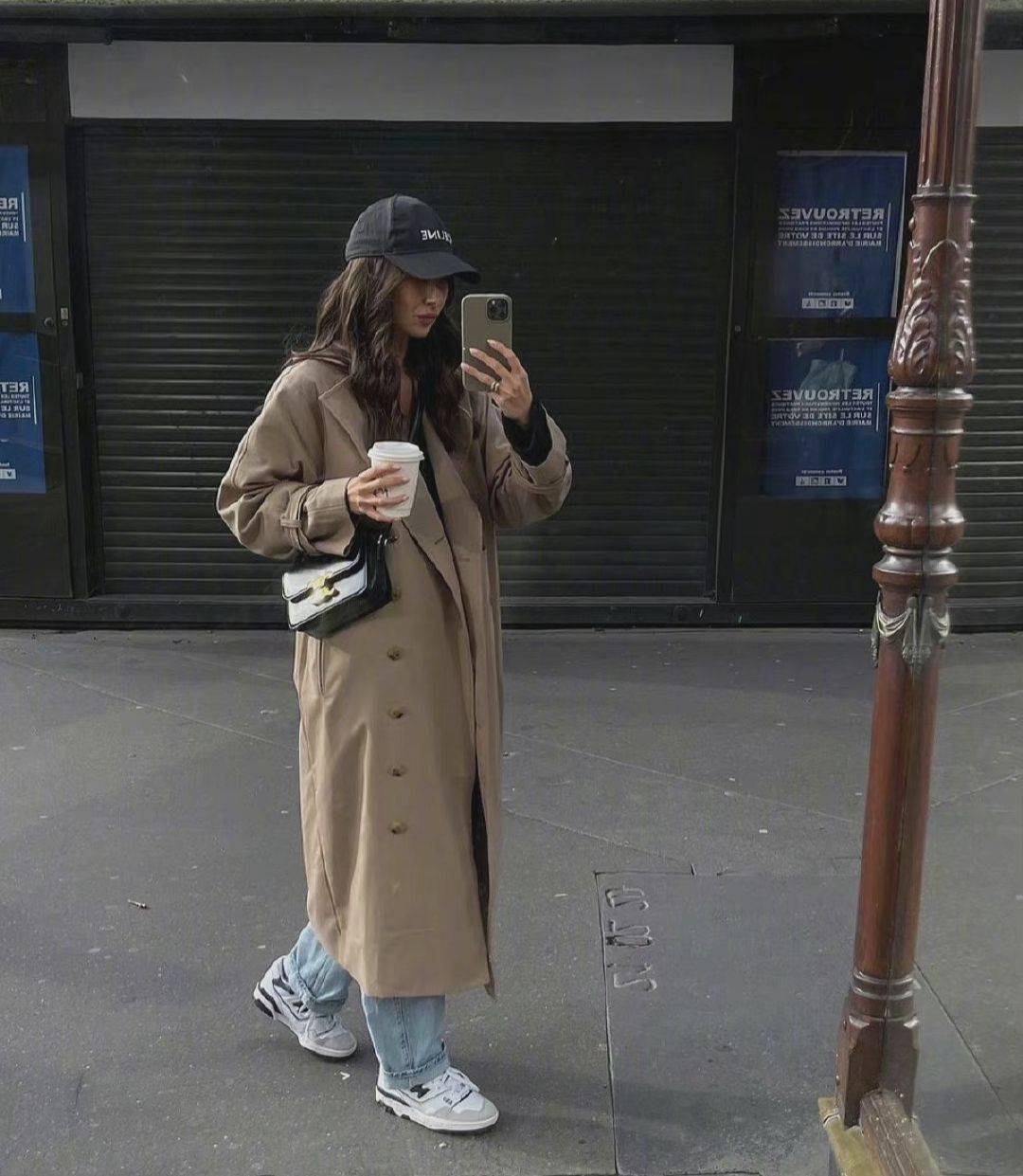 黑色 气质“风衣”很高级，可驾驭的单品也多，小众还显高挑气息