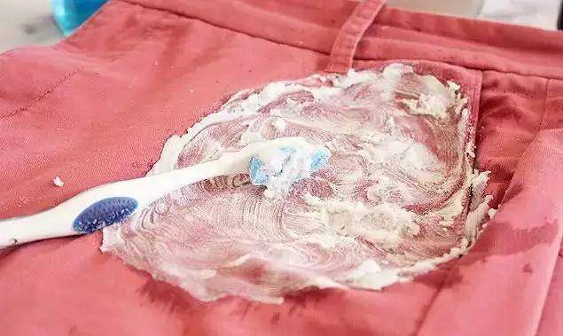 怎么会有白色分泌物 ef2356b6b3ea4549a8daaa11fd1d7ac9.jpeg