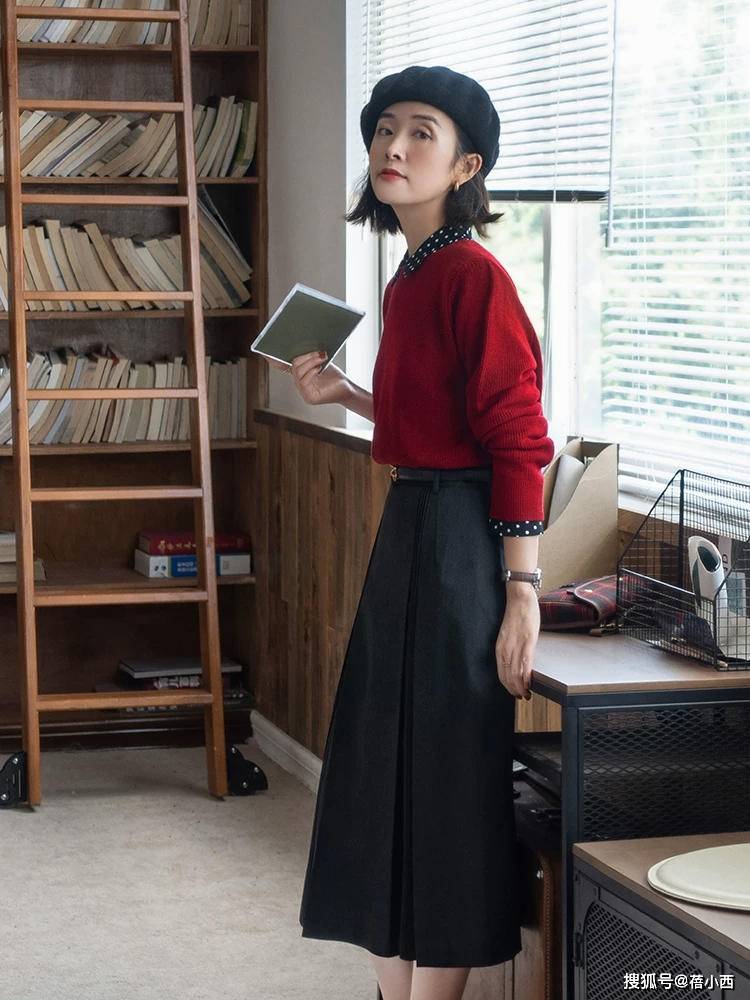 毛衣 中年女性想穿得有品味，试试“毛衣+半裙”，搭配技巧看这篇就够