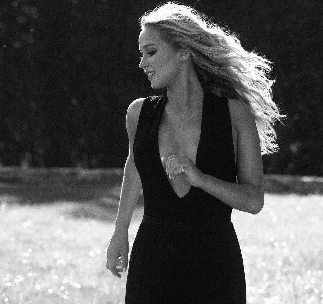 Vanity|五年前她是收入最高的影后,如今和丈夫逛杂货店的她最快乐