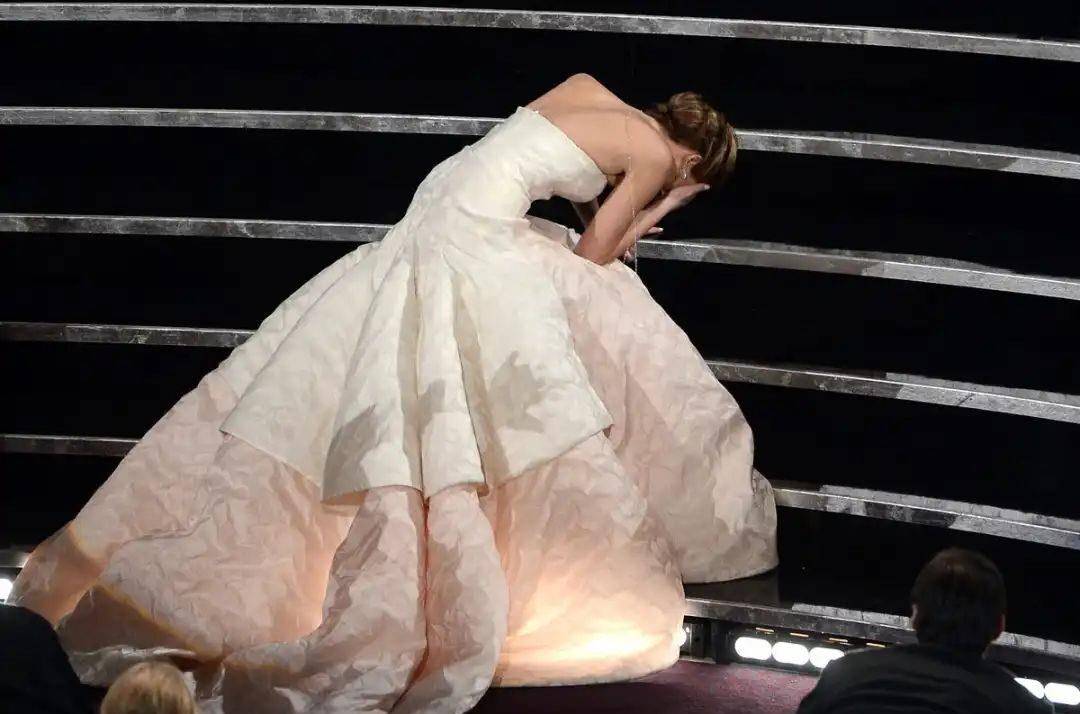 Vanity|五年前她是收入最高的影后，如今和丈夫逛杂货店的她最快乐