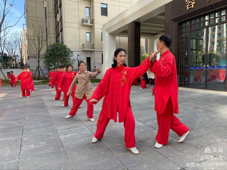 太極緣常德市楊式85式太極拳培訓班舉辦太極拳培訓活動