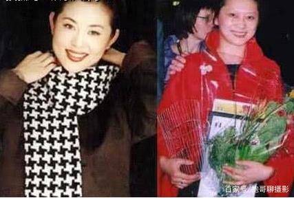 因为|60岁倪大红近照，隐瞒了30年的才女老婆，原来是我们熟悉的她