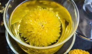 因为|爱酒者，若有“1黄、2臭”，可能是肝脏已受损，劝你早查肝CT