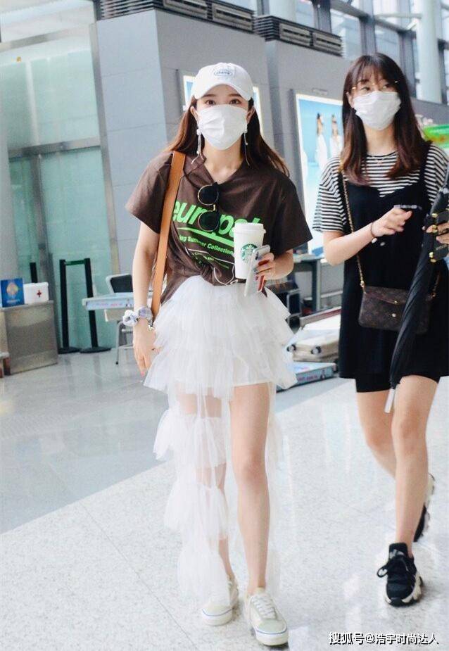 吊带 阚清子带火了一条裙子：蛋糕裙，减龄洋气有气质，不少明星都在穿
