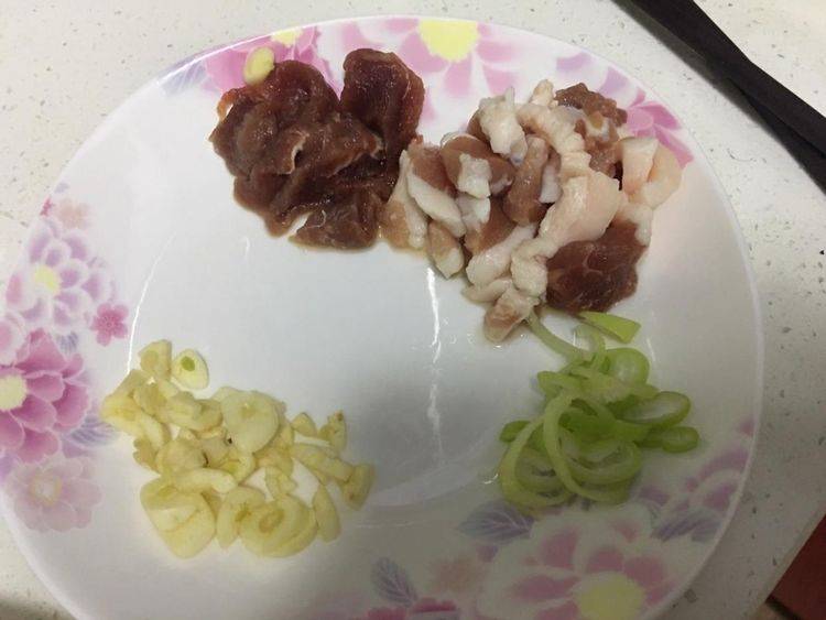 做法|家常菜腐竹炒油菜的做法，做法简单，吃起营养美味