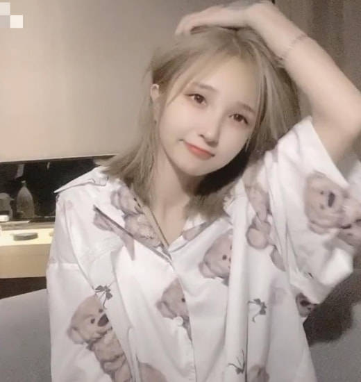 何婧婧带新腾见父母,暗示殷世航不受待见,长辈并不