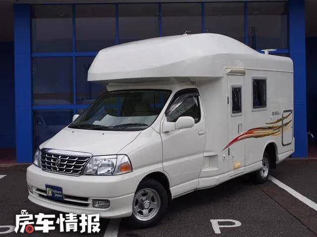 丰田阁瑞斯房车用34l大排量自吸动力还带四驱内藏4张床铺