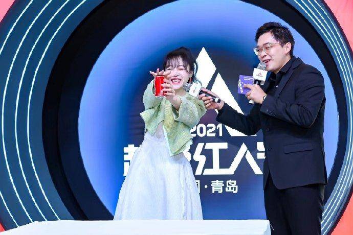 舞台|百位大V集结青岛星光闪耀!微博2021超级红人节热闹来袭!
