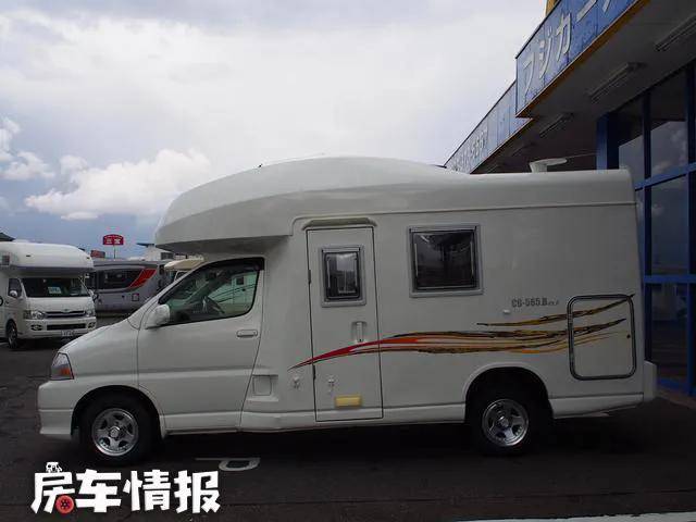 丰田阁瑞斯房车用34l大排量自吸动力还带四驱内藏4张床铺