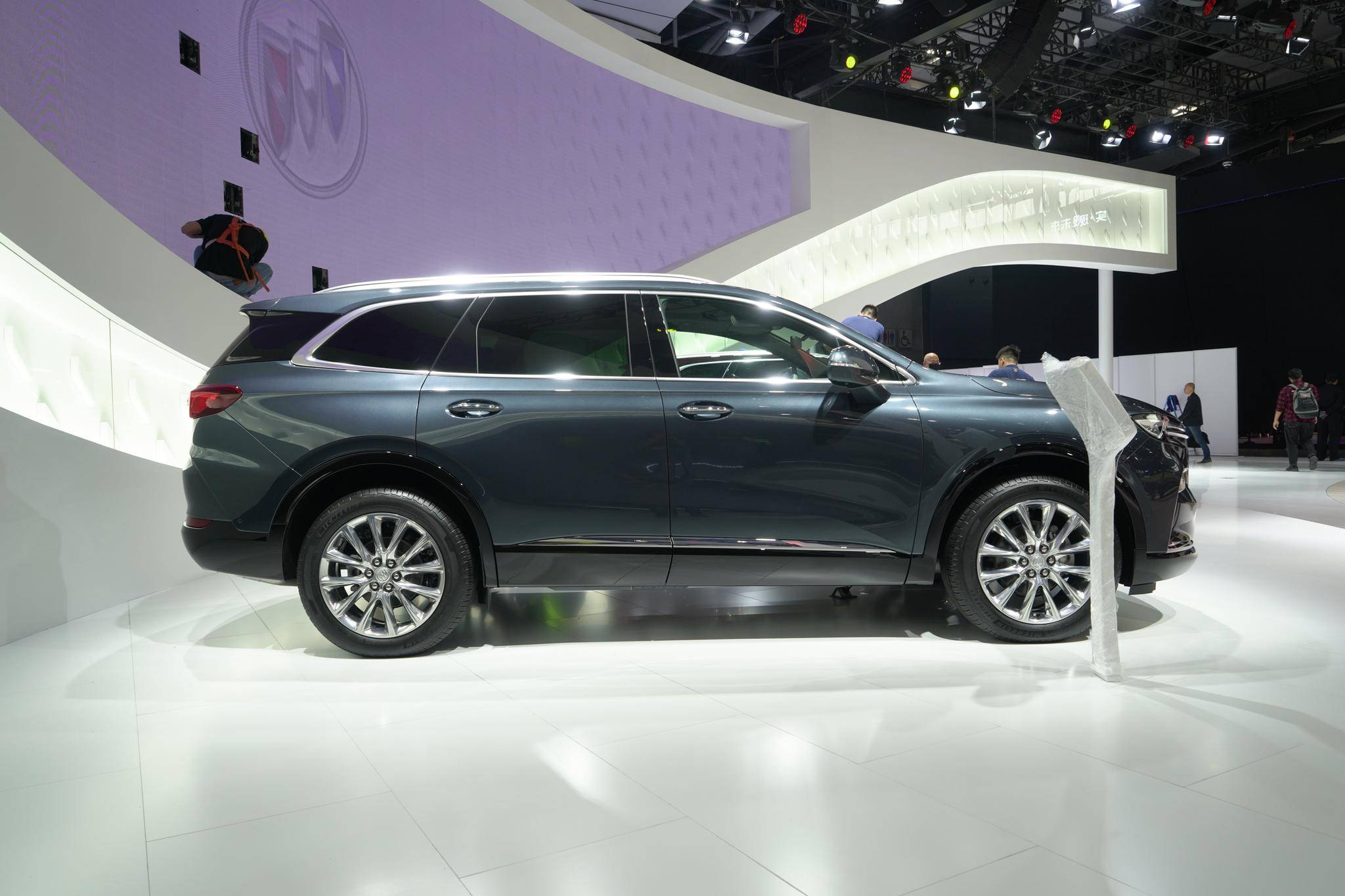 配珍珠白车漆 别克昂科旗大雪白纪念版上市 加价200