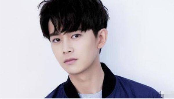 男星|以为是小鲜肉，其实已经当爹的四位男星，真是太会隐藏了