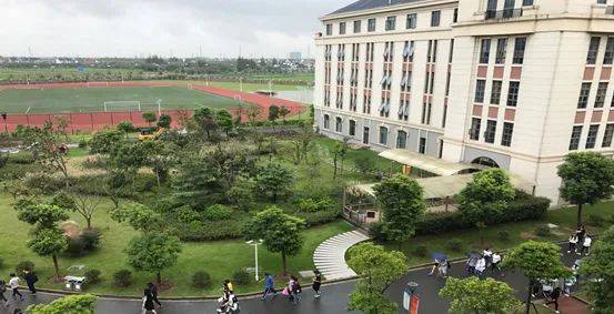 前身是创建于 1992 年的上海市燎原实验学校