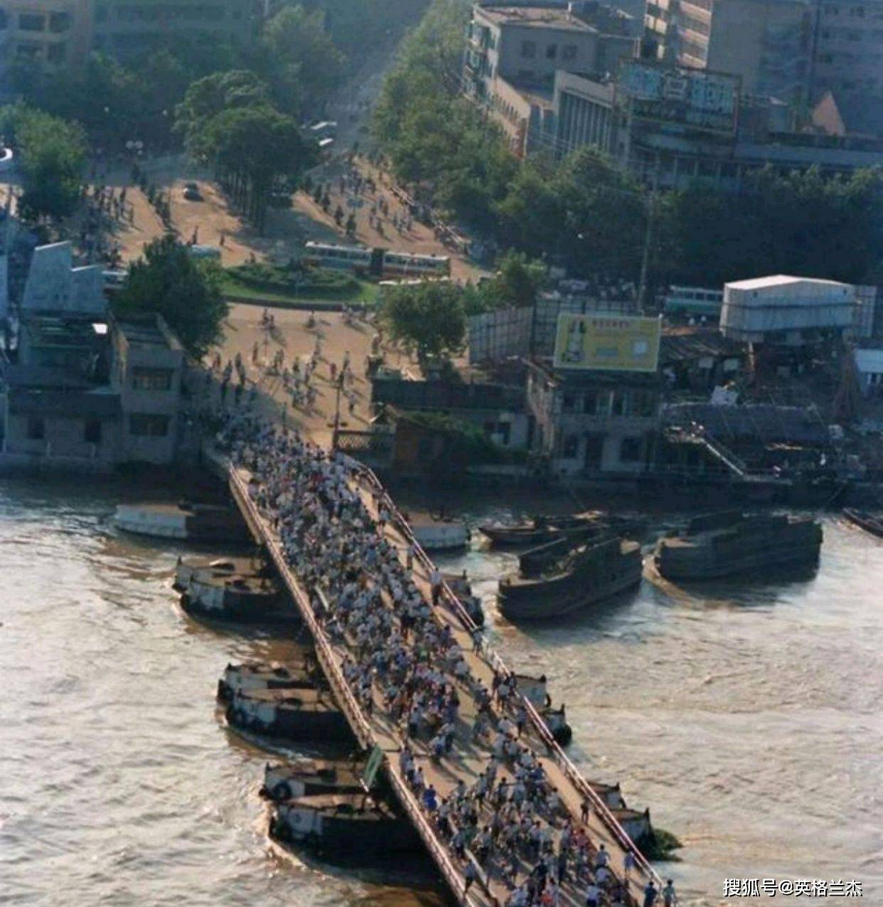 浙江老照片80年代宁波历史情景看下那时的城市风貌有什么不同