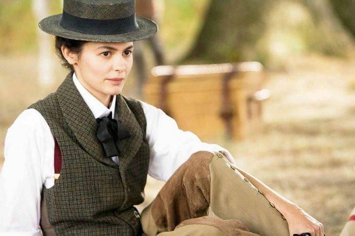 他的金丝雀演员表 0e50d1364dc1415c8b0faaf2c1fa8858.jpeg