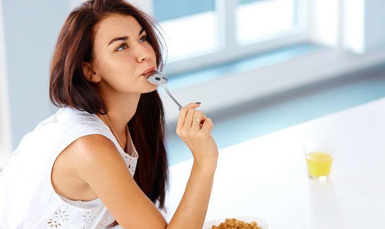 控制|别以为,血糖升高都怪糖尿病!这4个因素,也是“真凶”