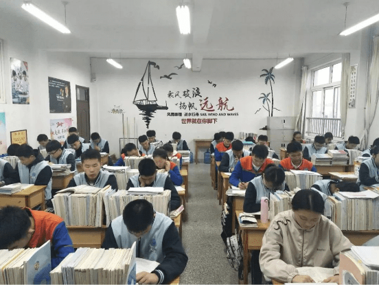 00后上海考生频现大学退学，变身高考复读生