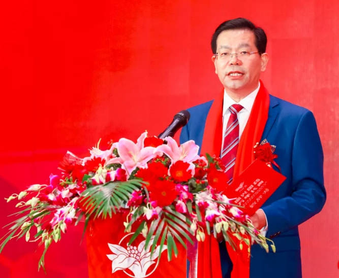 粤万年青董事长欧先涛