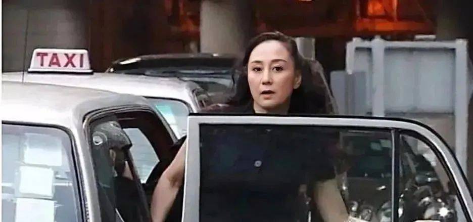 何赛飞10位自然衰老的中老年女星，皮肤松弛满面皱纹，但比整容脸舒服