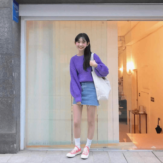 缺点 香芋紫优雅又高贵，唯一的缺点就是显老，照以下四点穿巨时髦