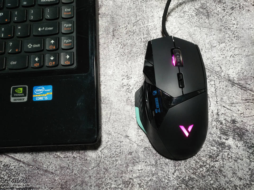 炫酷rgb个性化屏显雷柏vt900游戏鼠标体验