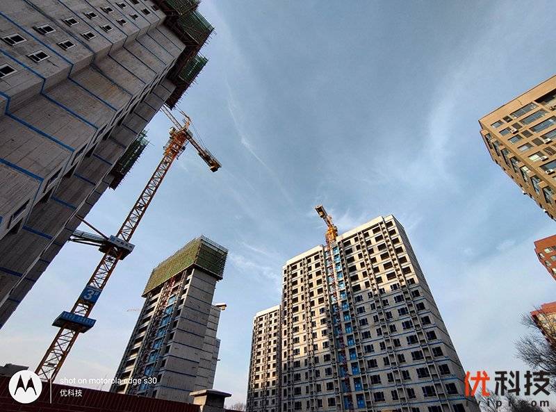 设计|最强LCD屏旗舰机 摩托罗拉 edge S30优科技全面评测