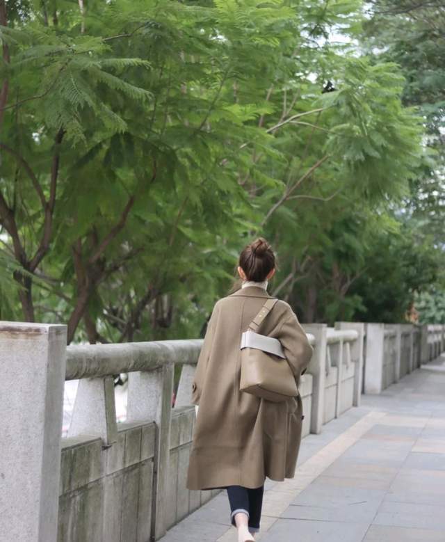 下装 拒绝臃肿!可以试试大衣穿搭,穿对了大衣看上去就像瘦了10斤