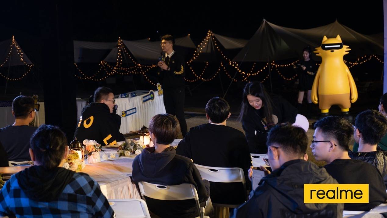 解锁粉丝聚会新方式科技潮牌realme将67露营67带入手机圈