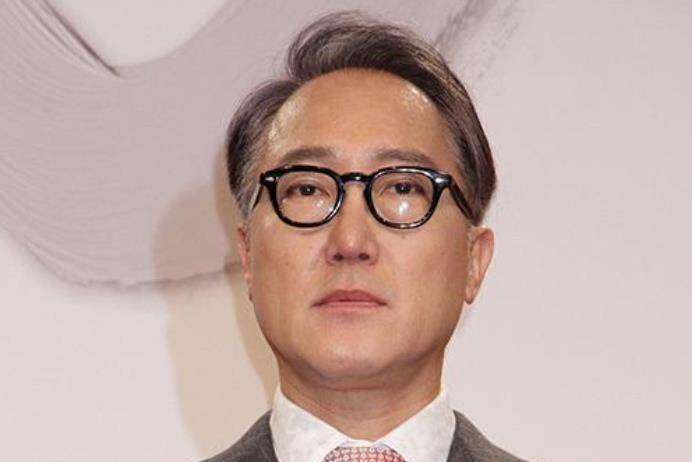 佐野史郎|又一老戏骨确诊癌症！66岁佐野史郎曾高烧2个月，现已停工化疗