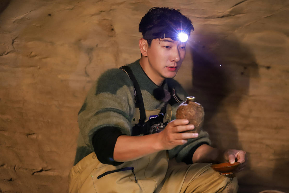 金鹰卡通《麦咭小厨2》张亮溶洞探险寻宝 叶璇牧羊人初体验_辛巴_爸爸