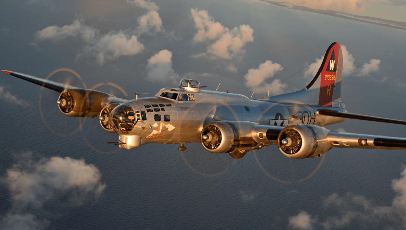 波音b-17轰炸机,以299型为基础而打造,被誉为"飞行堡垒"!