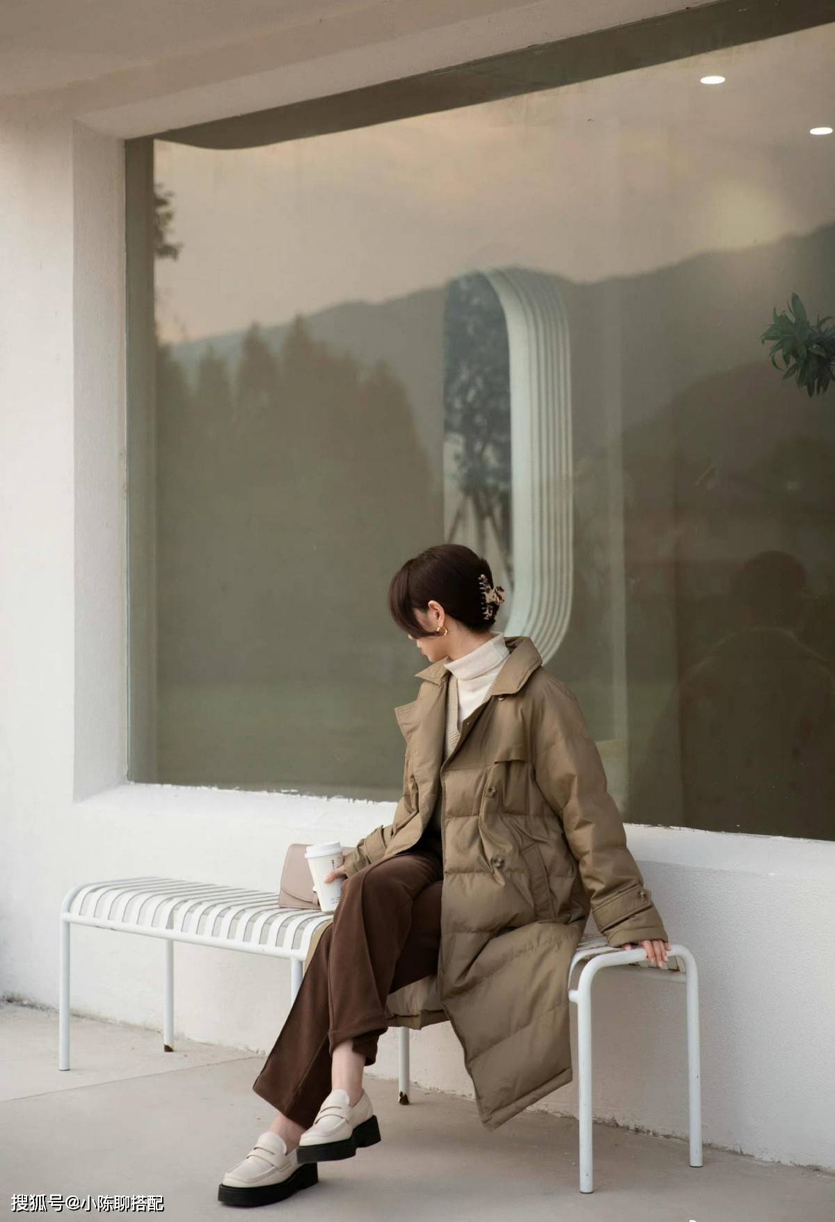 视觉 普通人穿“羽绒服”,学会“留白式”穿搭,也能轻盈不土气