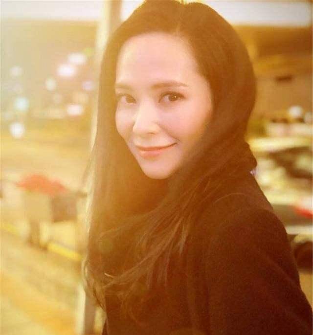 因为|从传奇港姐到“过街老鼠”，郭羡妮如何把大好前途“作没”的？