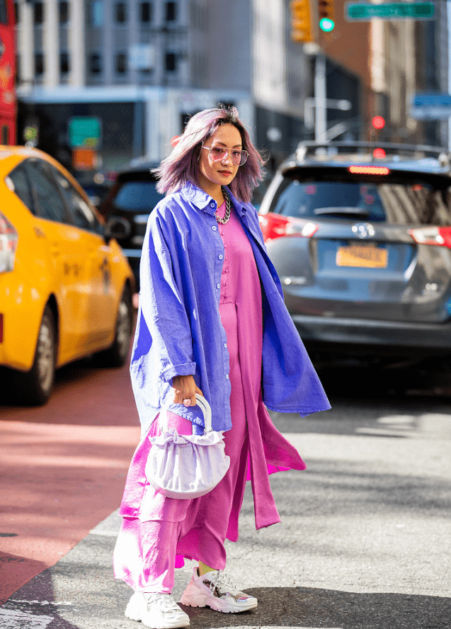 配饰 2022年的“流行色”才是神仙配色！不挑人还显白，时髦的人都在穿