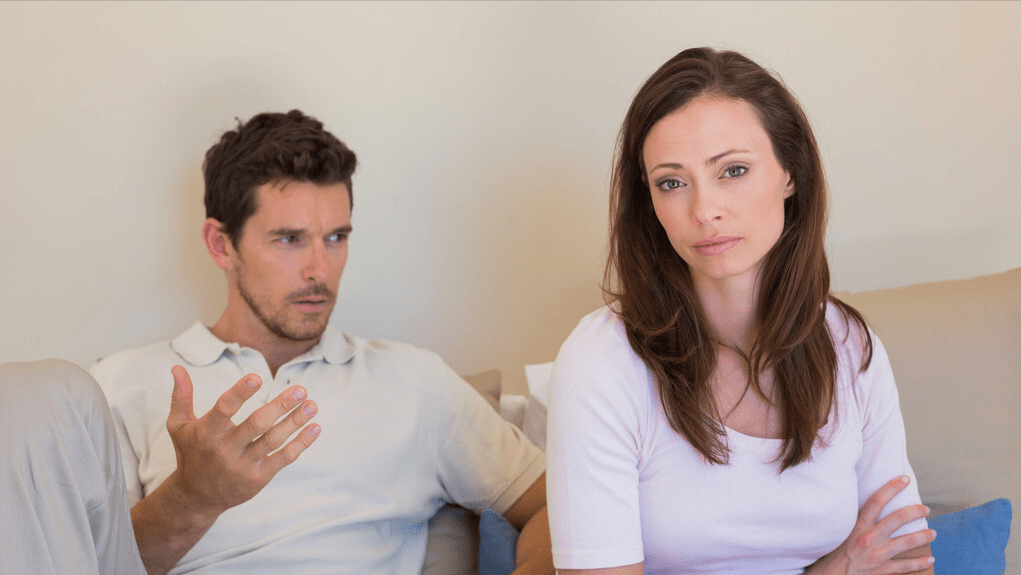 公婆|“五点了，赶紧起来做早餐”婆婆凌晨冲进主卧，毁了她儿子的婚姻