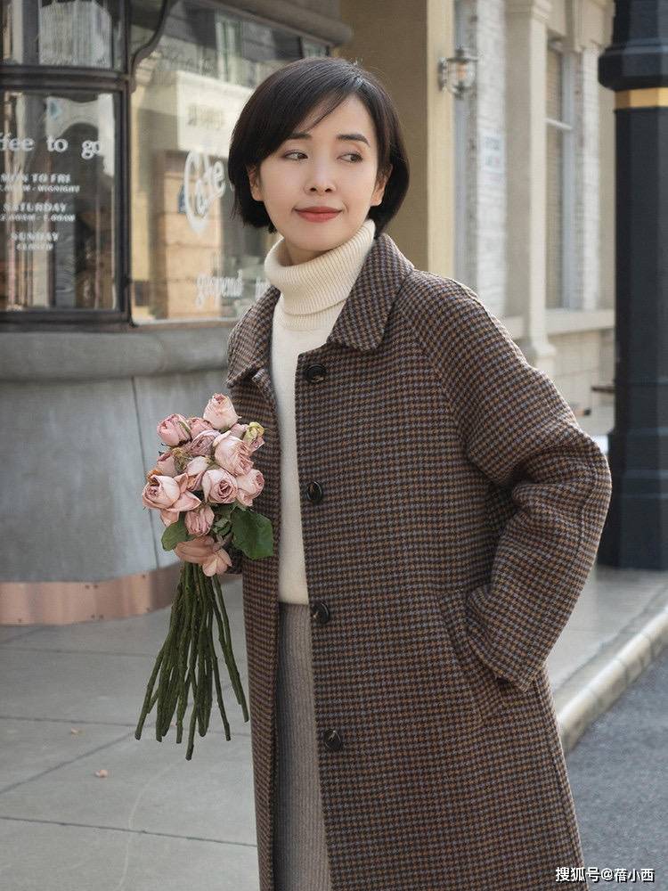 垫肩 “高级感”大衣长啥样？看看这5款价格不一定贵，会搭配才是关键