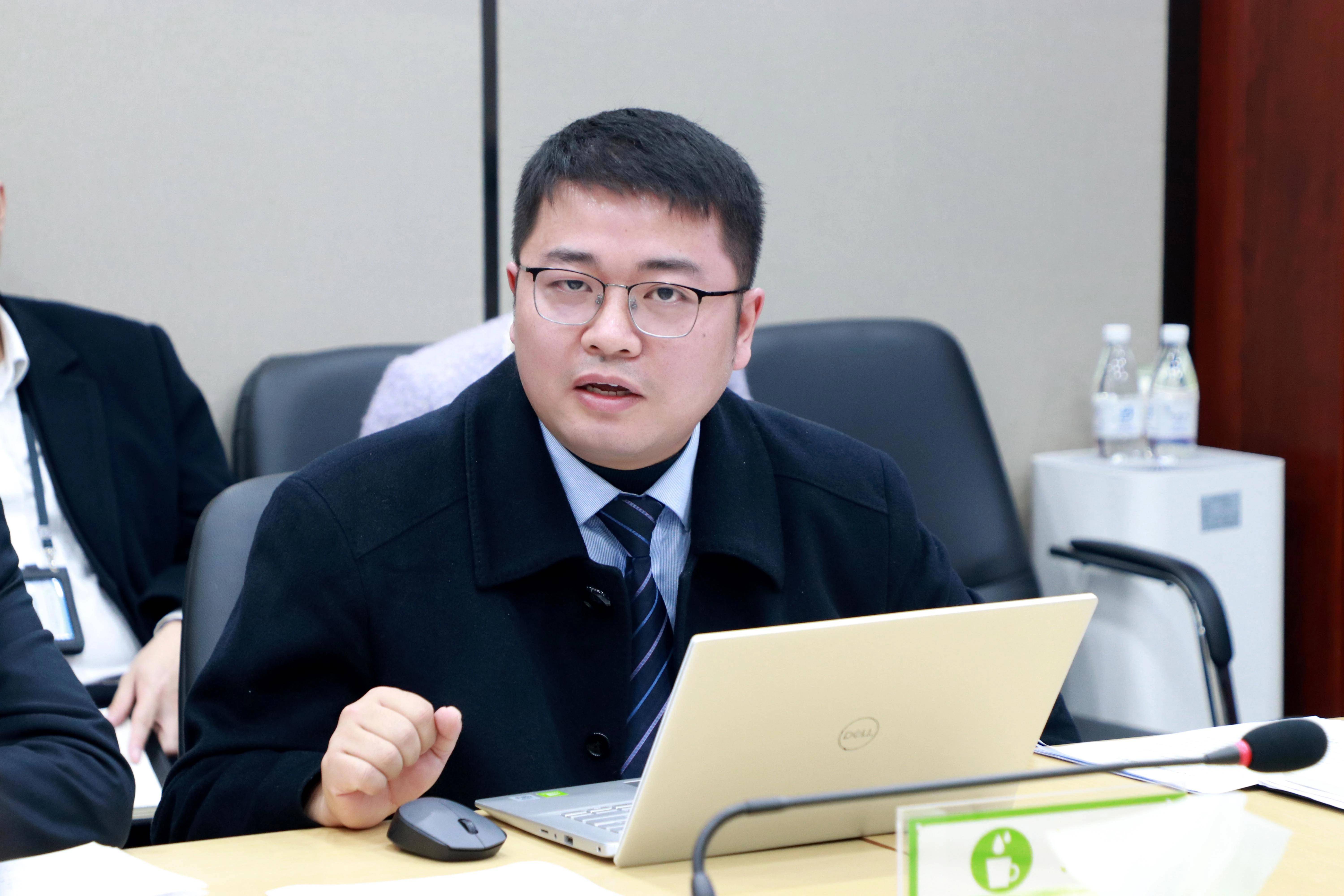 重庆重产公司召开人才培养座谈会