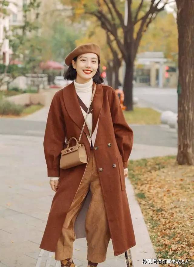 档次 秋冬常见的3套“死亡搭配”，土气还掉档次，中年妈妈们尤其爱穿